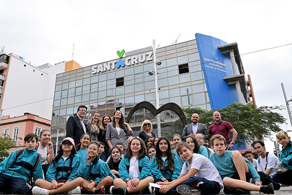 La Fundación Cepsa y el Ayuntamiento de Santa Cruz crean un punto solidario de recogida de tapones